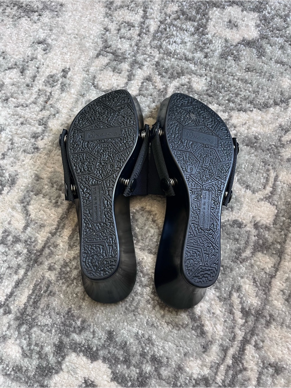 Black Sandals for Women - Minimal Slip-On - Picture 5 of 9
